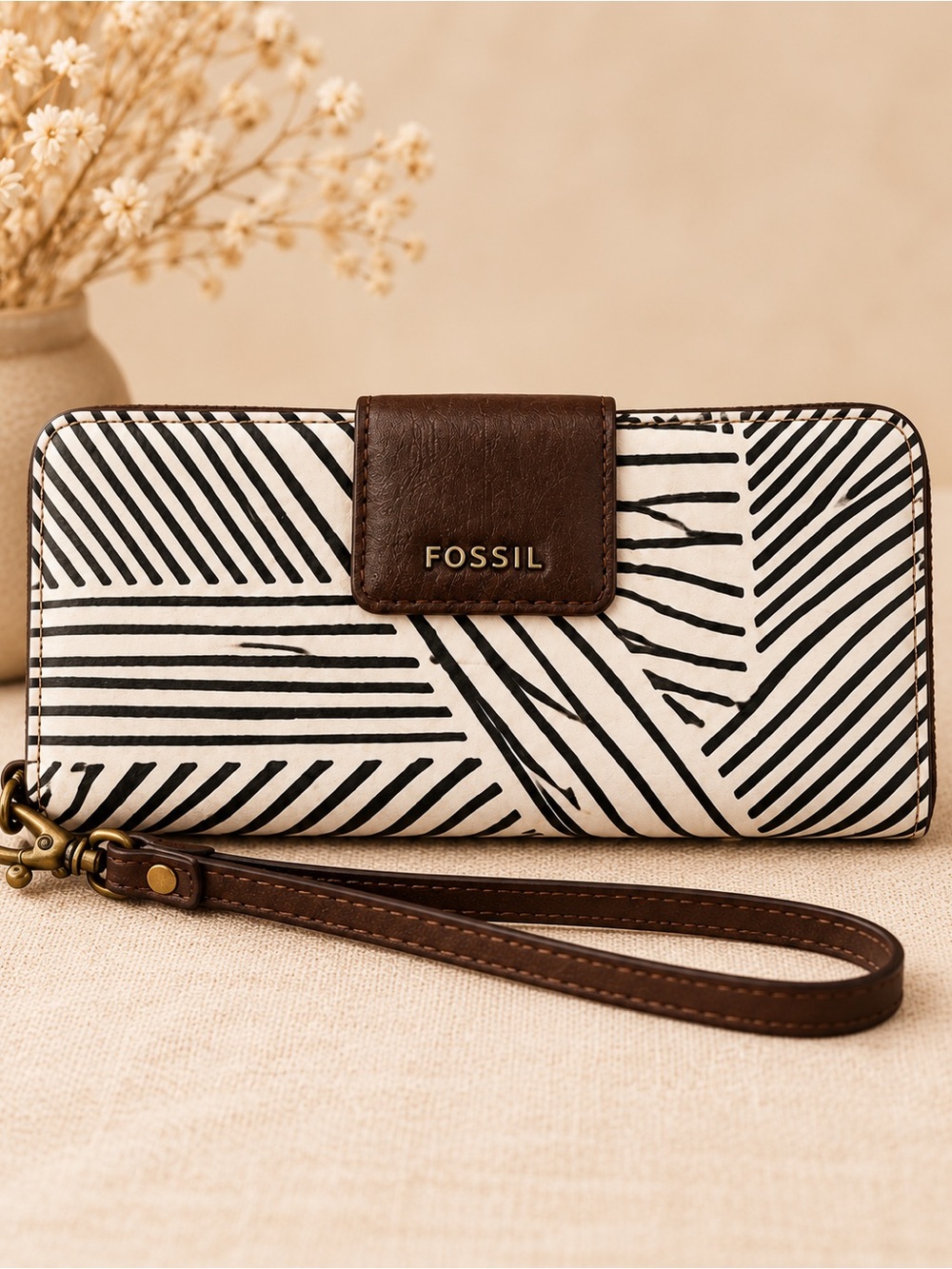 Fossil Black & White Geometric Zip Around Wristlet Wallet